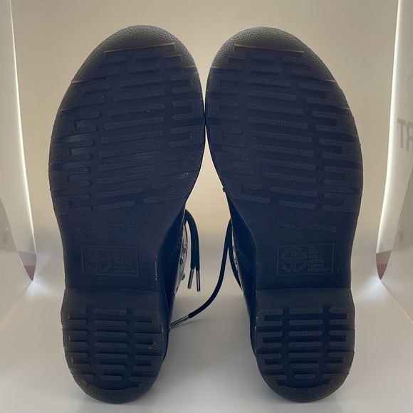 Dr. Martens x Swarovski 1460 Leather Lace up Boots. - Picture 5 of 10